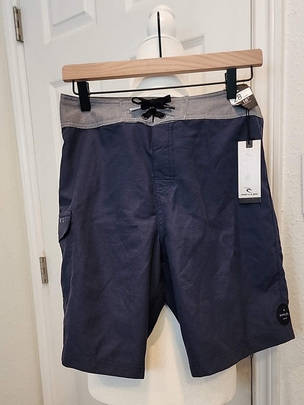 Rip Curl Navy Boardshorts with Gray Waistband Sz 28